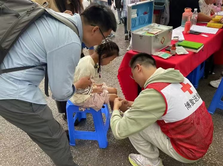 牢记嘱托 答好“强富美高”新凤凰联盟网址答卷｜崇德向善 文明之风吹遍南京(图4)
