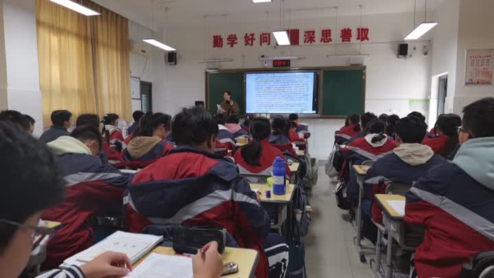 暖心实事教育惠民 扬州627万套课桌椅换新完成DB电竞app(图1)