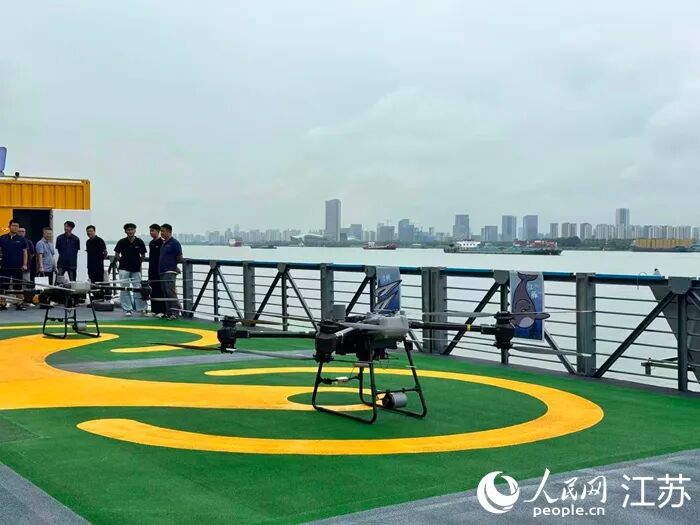 位于长江边上的“江翼达”低空飞行基地。人民网记者 马晓波摄