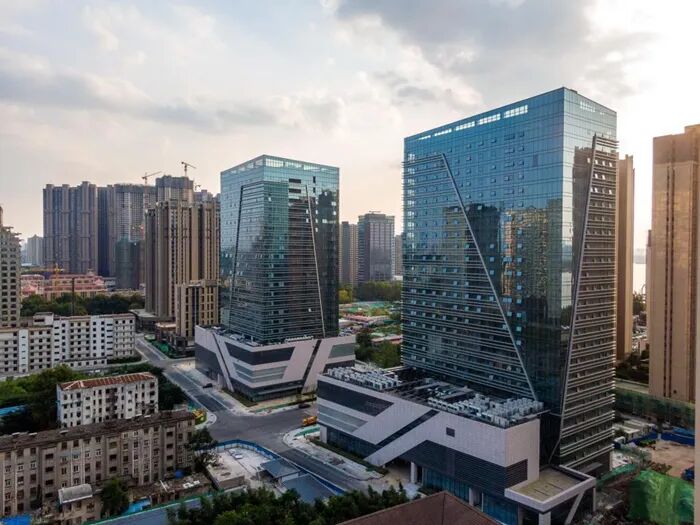 航运要素集聚鼓楼滨江。鼓轩摄