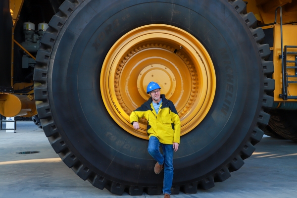 【2025打卡中国】徐州首日:千年汉风徐来 科技潮涌徐工 null