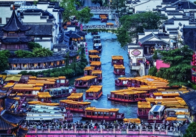 “五一”假期，南京夫子庙—秦淮风光带迎来客流高峰，景区内游人如织。 南京日报/紫金山新闻记者 董家训 摄